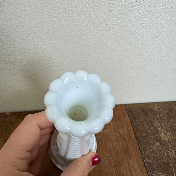 Vintage Ring of Fire Milk Glass Short Pressed Glass 6 inches Bud Vase - Picture 6 of 9